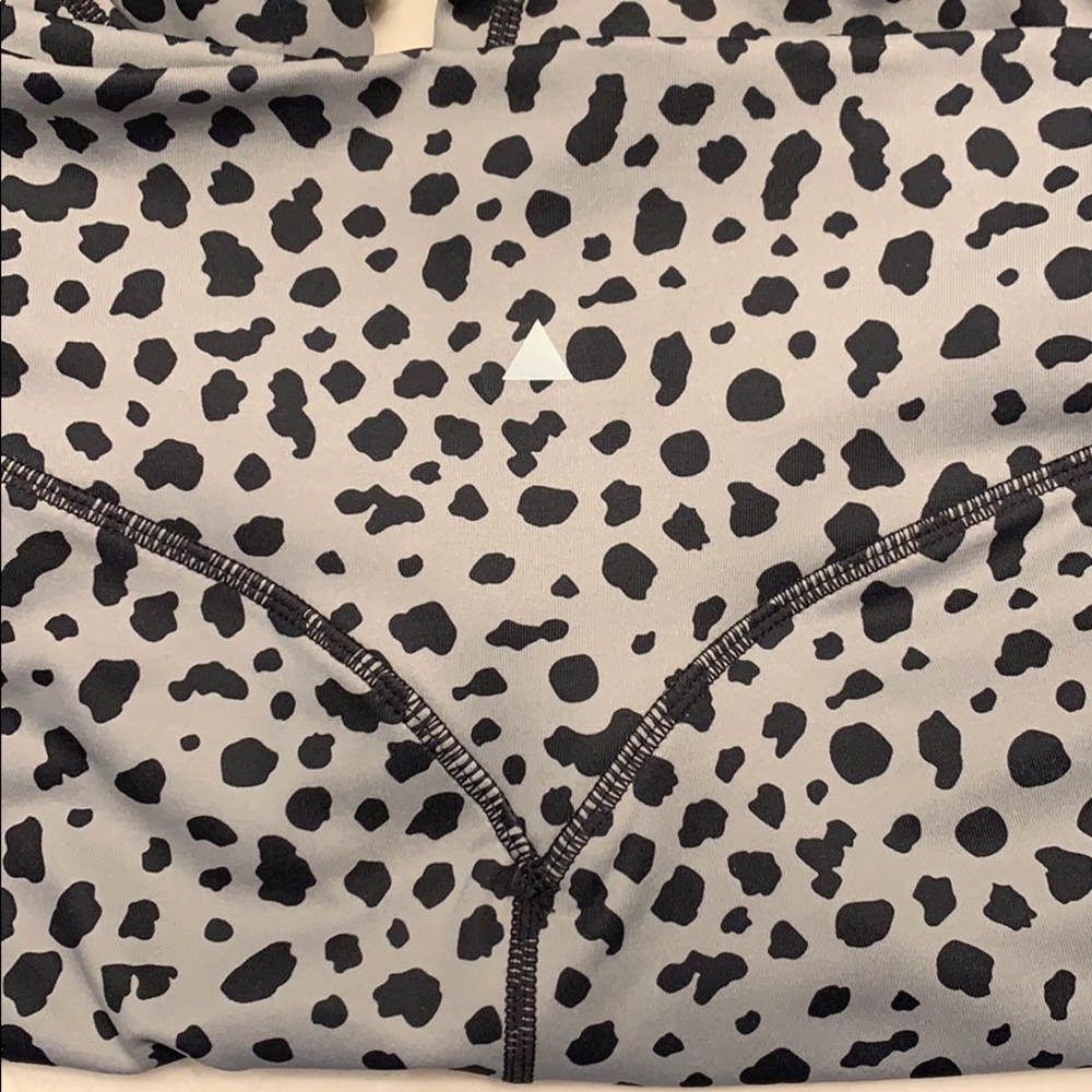 Balance Athleta Kingdom leopard print leggings